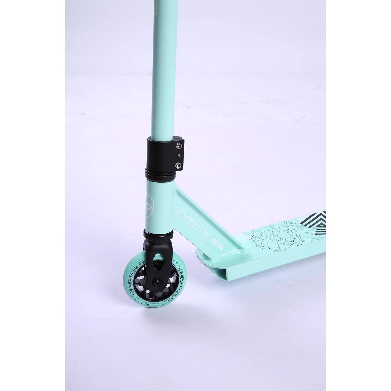 קורקינט פעלולים LEO PRO S5