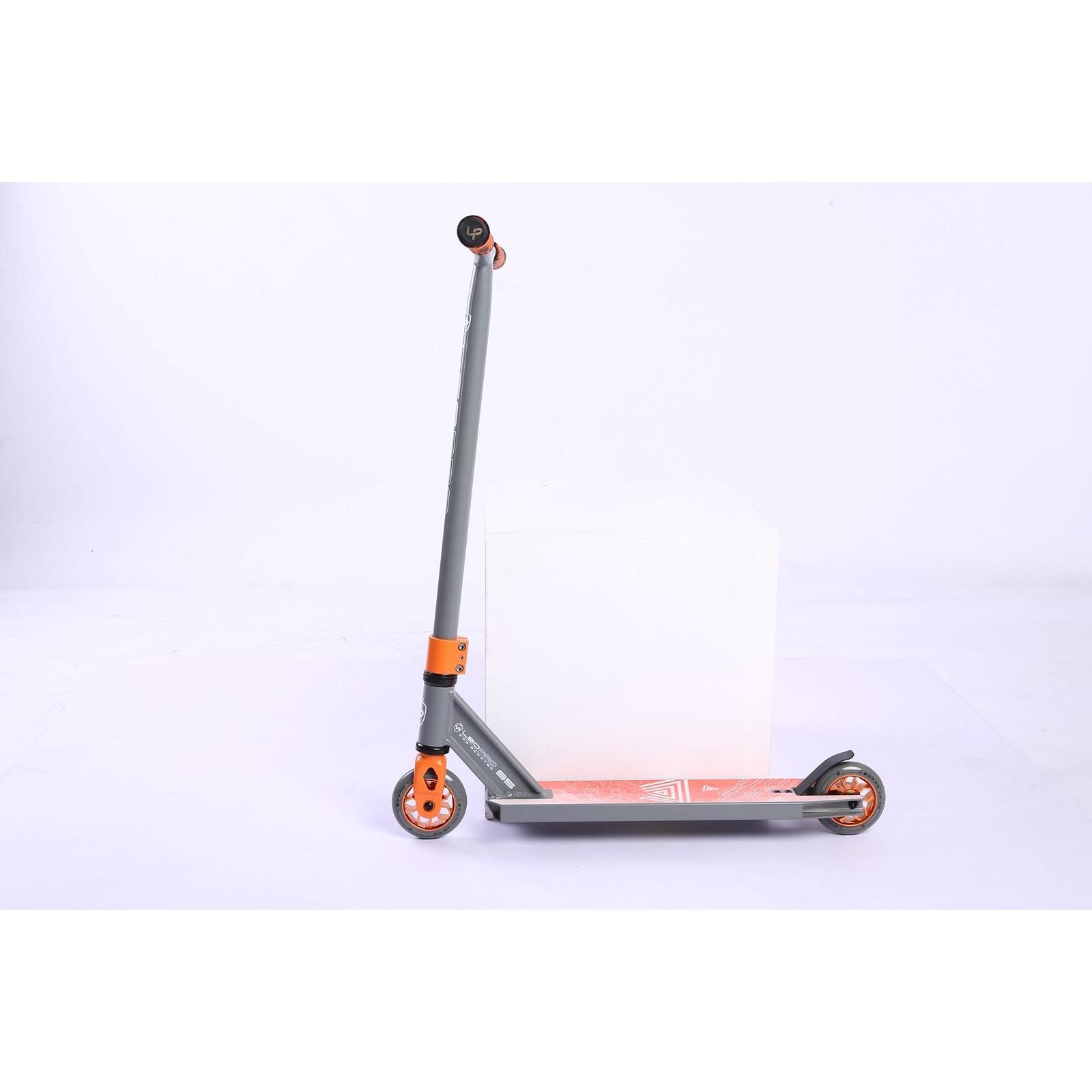 קורקינט פעלולים LEO PRO S5