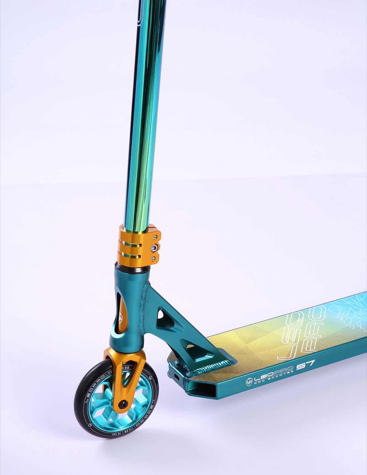 קורקינט פעלולים LEO PRO S7