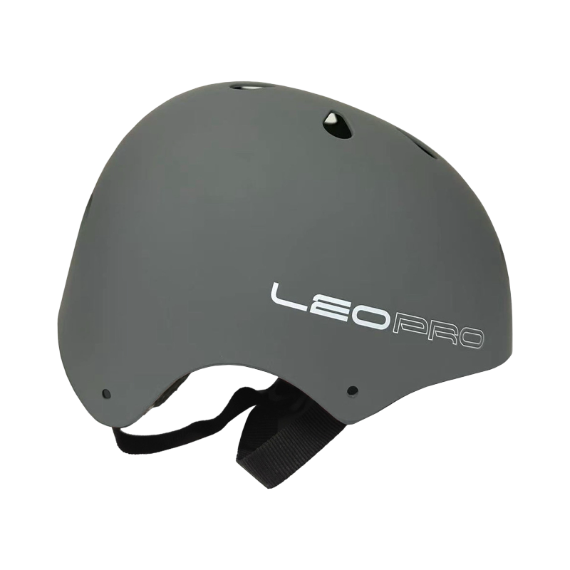 קסדת פעלולים מקצועית לילדים LEO PRO עם 11 פתחי אוורור - אפור