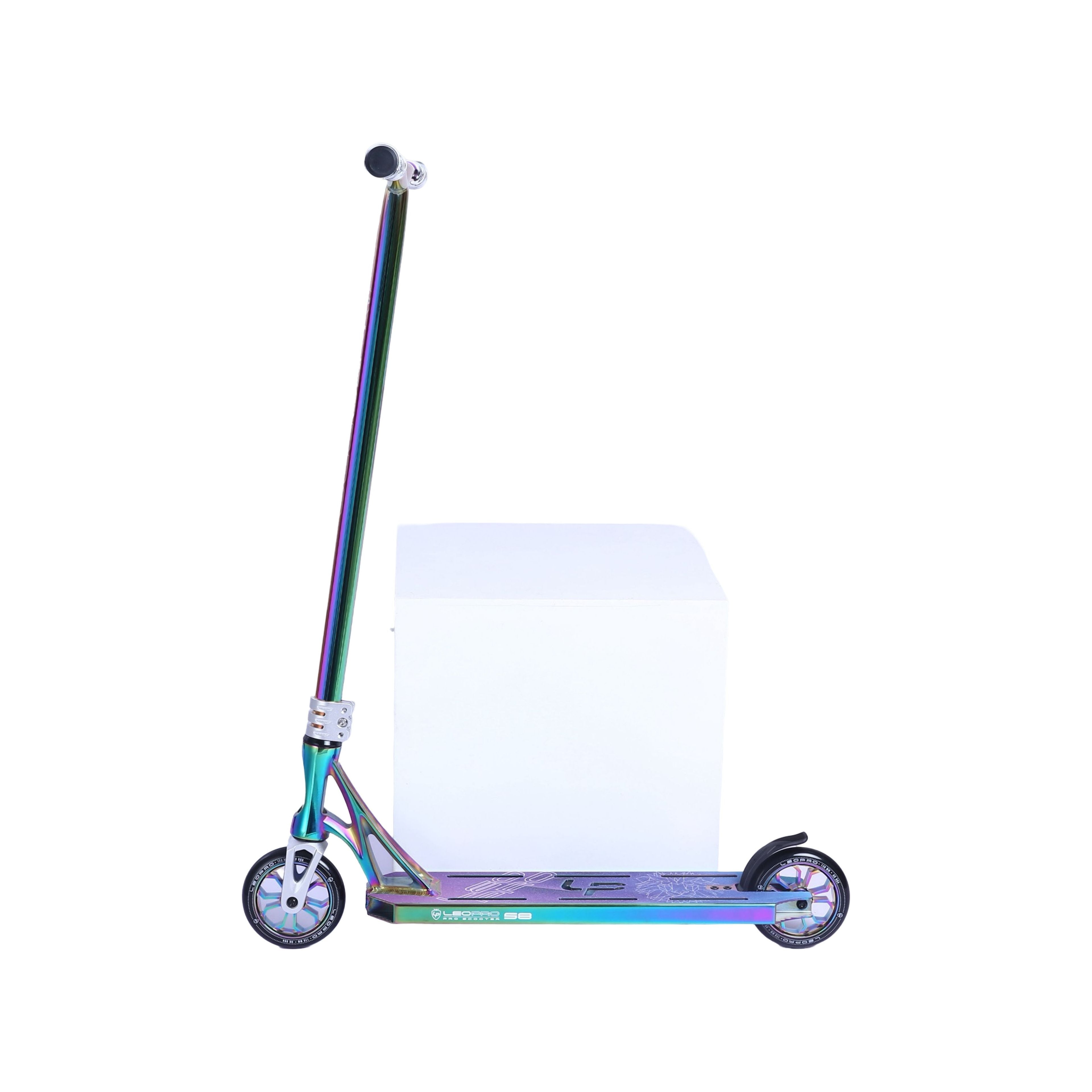LEO Pro S8 – A quality stunt scooter for youth
